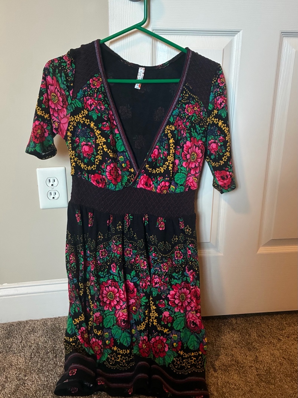 FREE PEOPLE Black Floral V-Neck Women’s Dress with Pink & Green Print